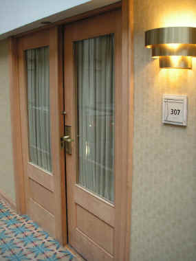 pict0180.jpg (122221 bytes)