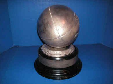 FB Trophy Side.JPG (93700 bytes)