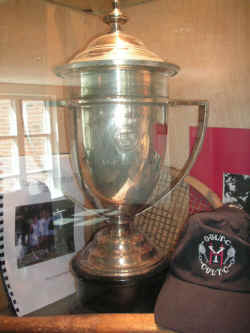 PICT1359_900x1200.jpg (153089 bytes)