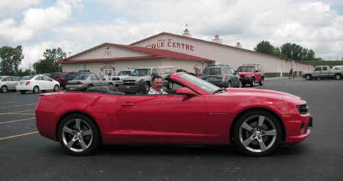 CamaroSpringfieldMall.JPG (105588 bytes)