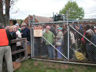 PICT0255_1200x900.jpg (267421 bytes)