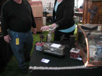 PICT0972_1200x900.jpg (141130 bytes)