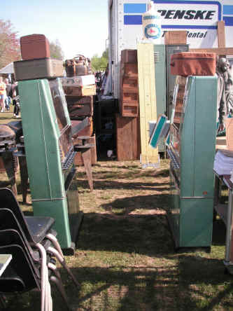 PICT1172_900x1200.jpg (203958 bytes)