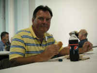 PICT7632_1600x1200.jpg (73915 bytes)